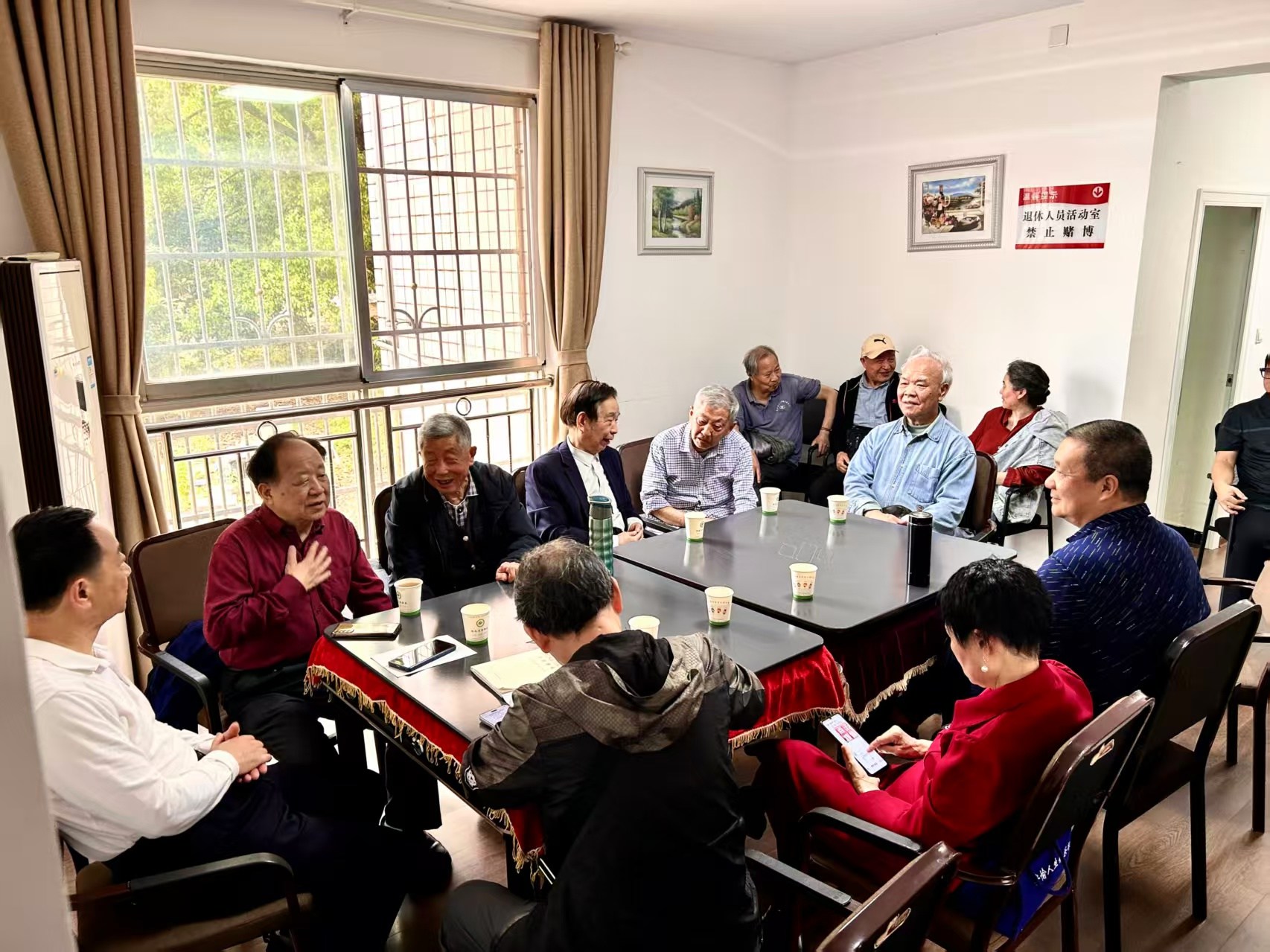 湖南省植物园退休党员支部开展“树立和践行正确政绩观”主题学习讨论活动